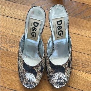 D&G Black and Cream Mules with Classic Elegance